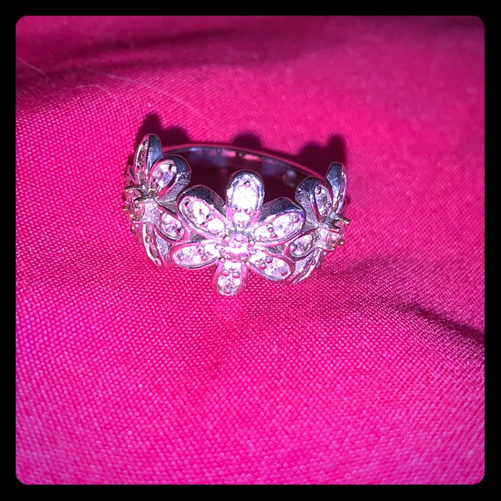 Adorable SS .925 Flower Ring 🌸 🌸 🌸